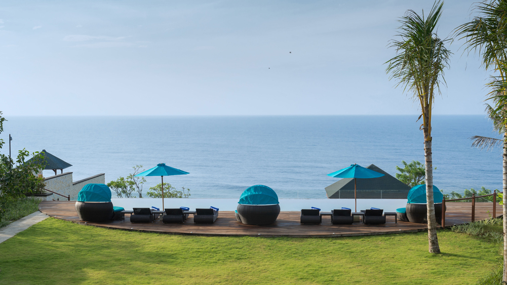 Pandawa Cliff Estate -  Villa Rose - Infinity pool viewed from the balcony